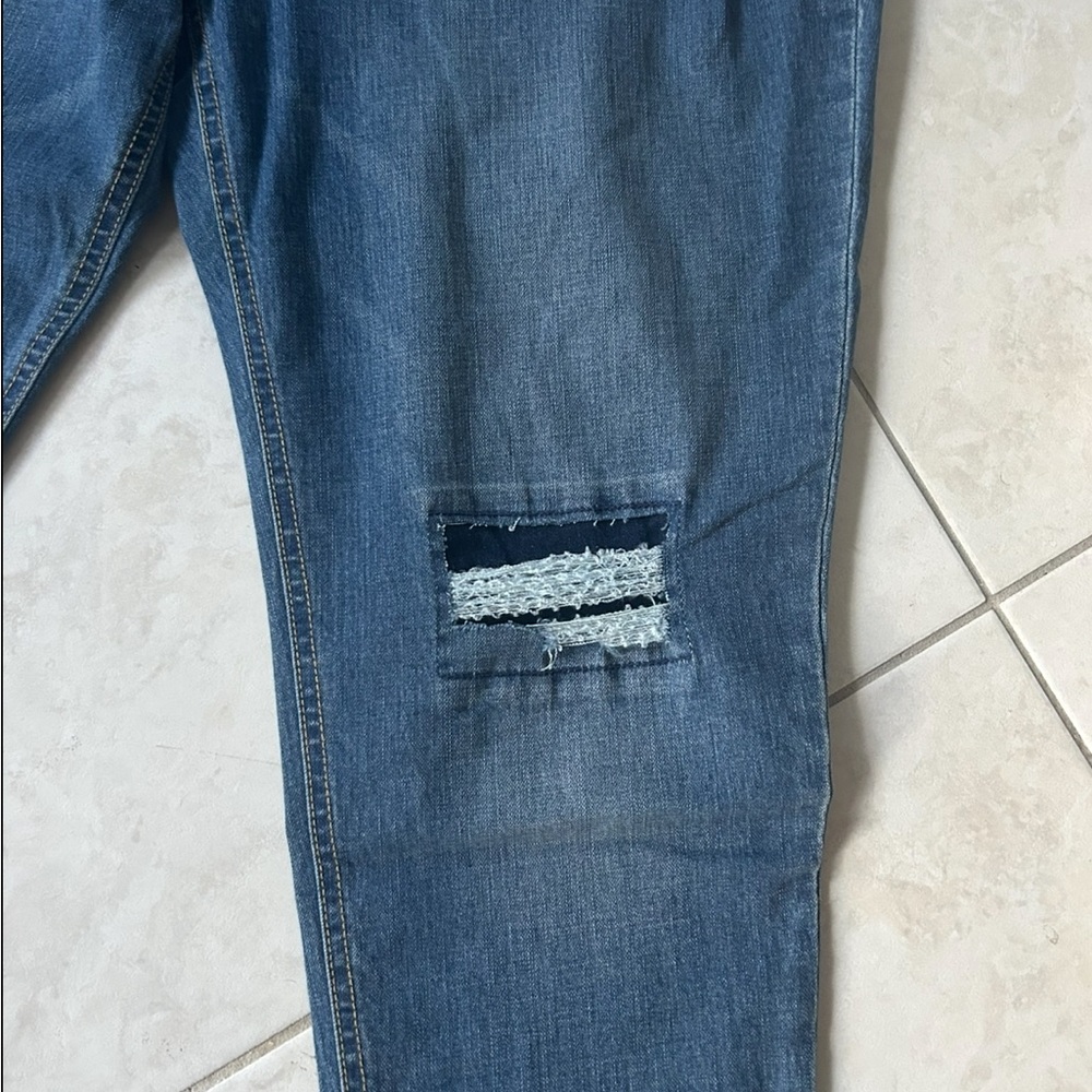 NEW Boyfriend jeans - Picture 2 of 6